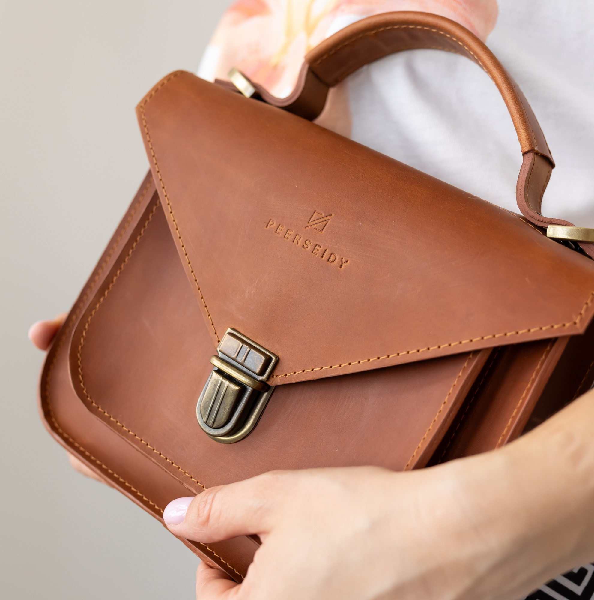 Odkryj torebki ze skóry naturalnej Peerseidy.